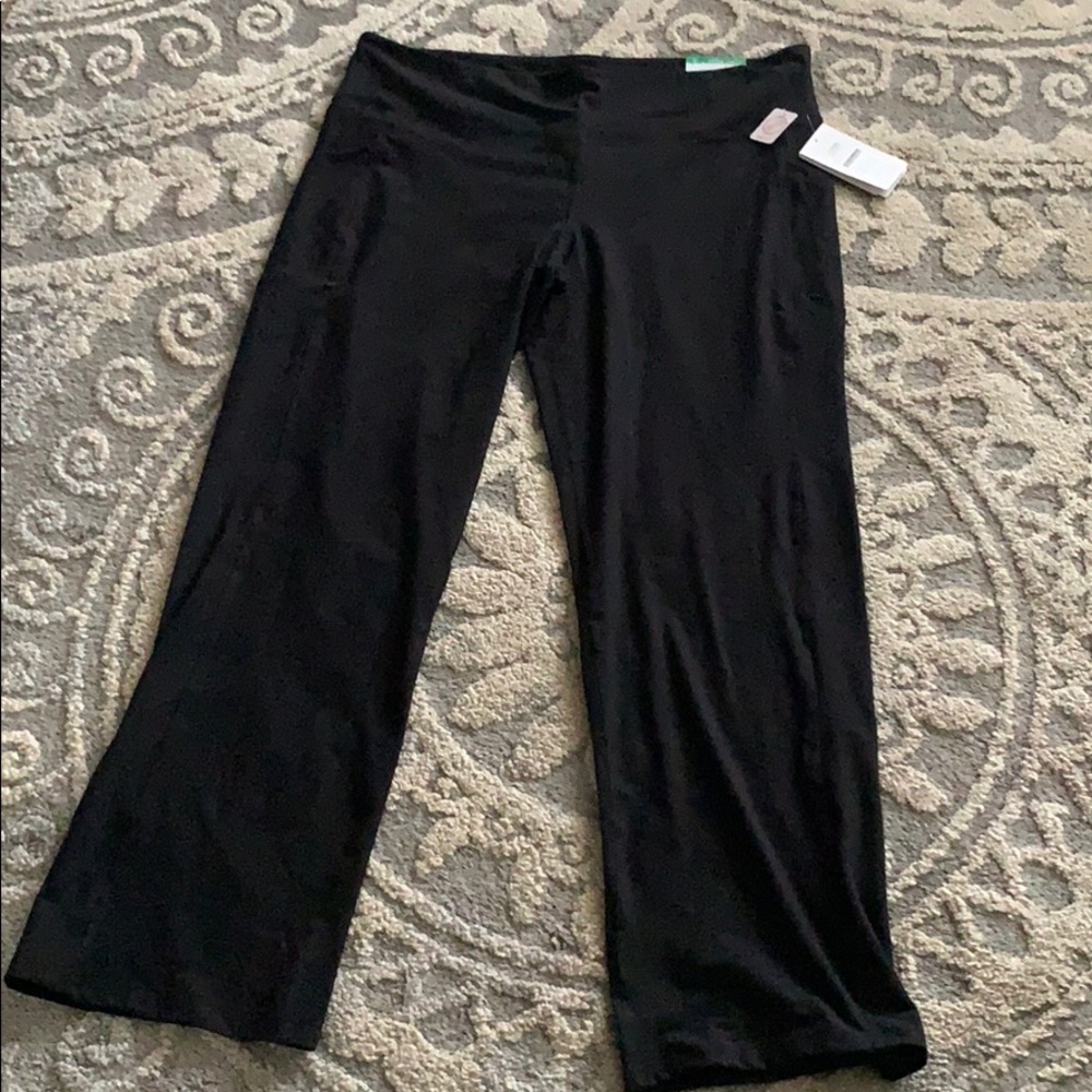 Marika black womans yoga pants with pockets